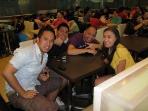 Bloggers Kitaan sa Singapore Alex, Leonard, Jonas at Aileen