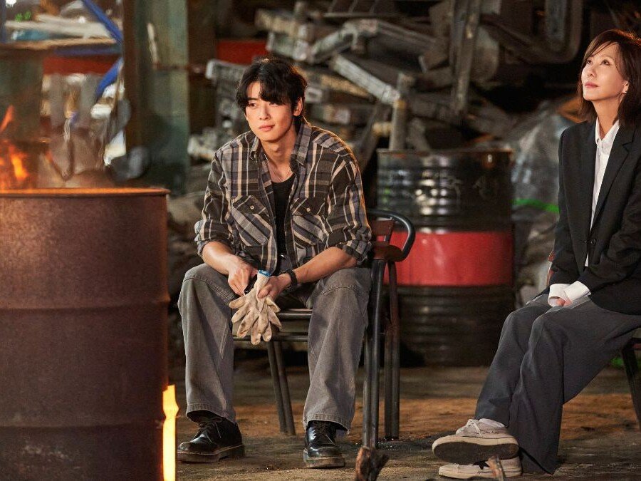 Kim Nam-joo and Cha Eun-woo on 